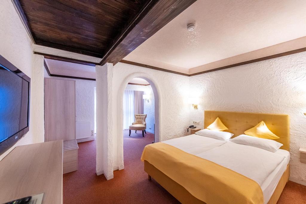 คอนเทล โฮเทล โคเบลนซ์ Hotel ภายนอก รูปภาพ