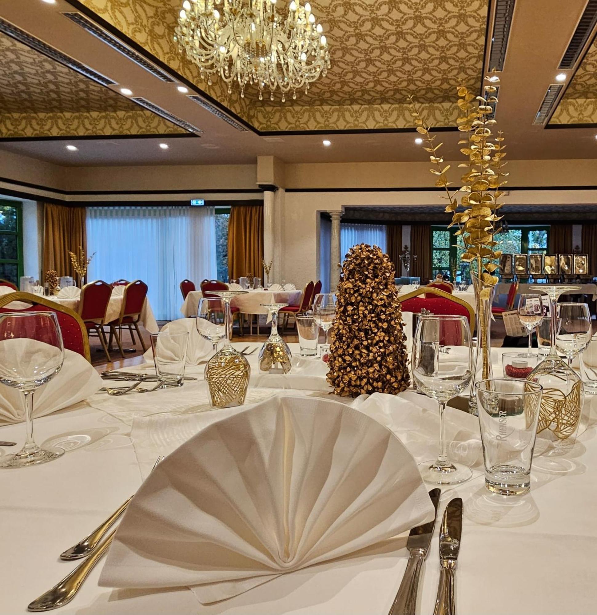 คอนเทล โฮเทล โคเบลนซ์ Hotel ภายนอก รูปภาพ
