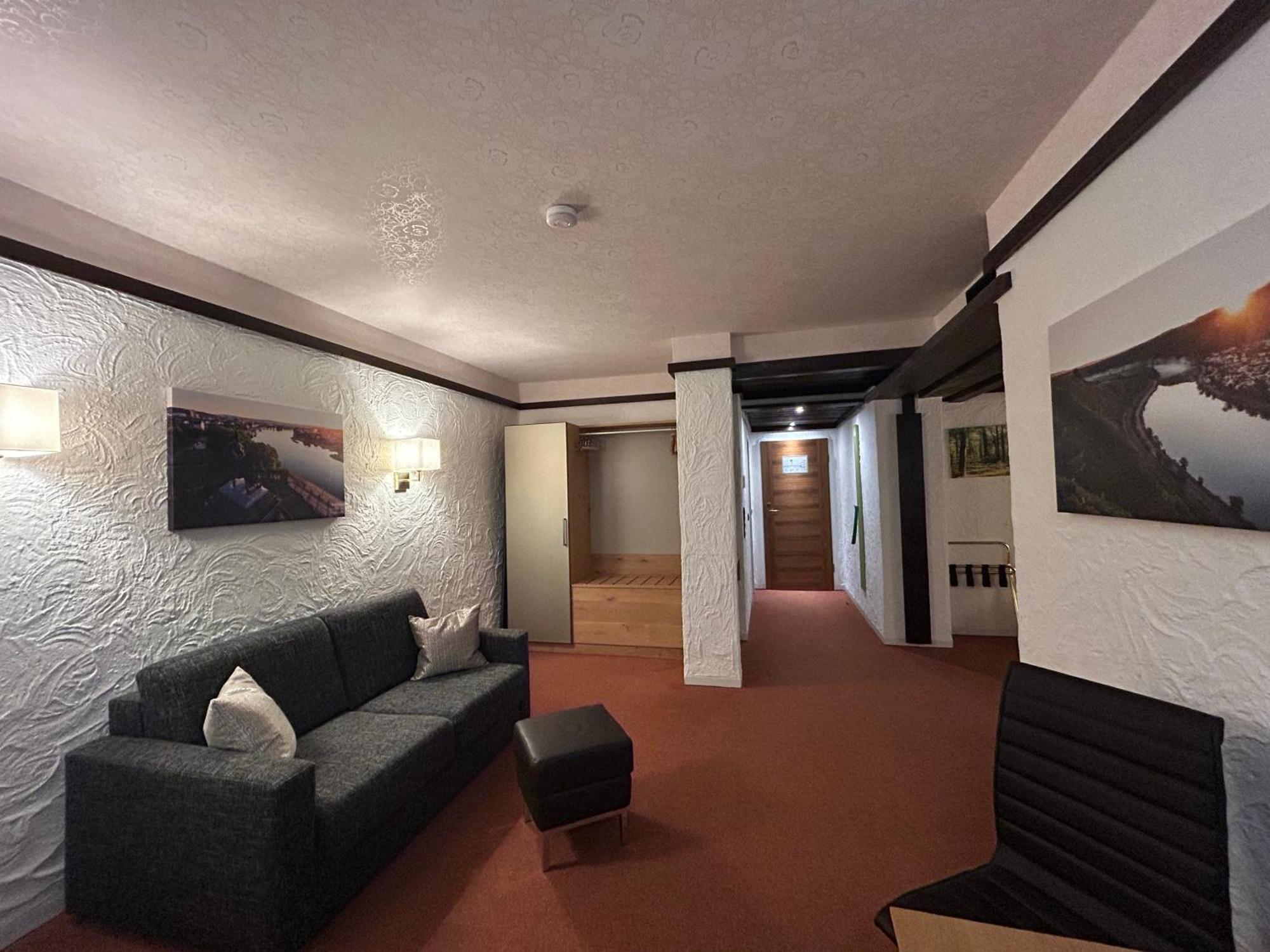 คอนเทล โฮเทล โคเบลนซ์ Hotel ภายนอก รูปภาพ