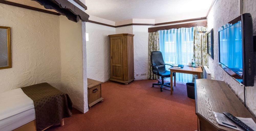 คอนเทล โฮเทล โคเบลนซ์ Hotel ภายนอก รูปภาพ
