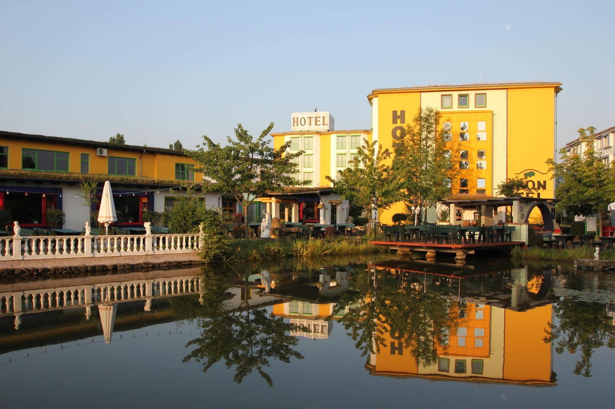 คอนเทล โฮเทล โคเบลนซ์ Hotel ภายนอก รูปภาพ