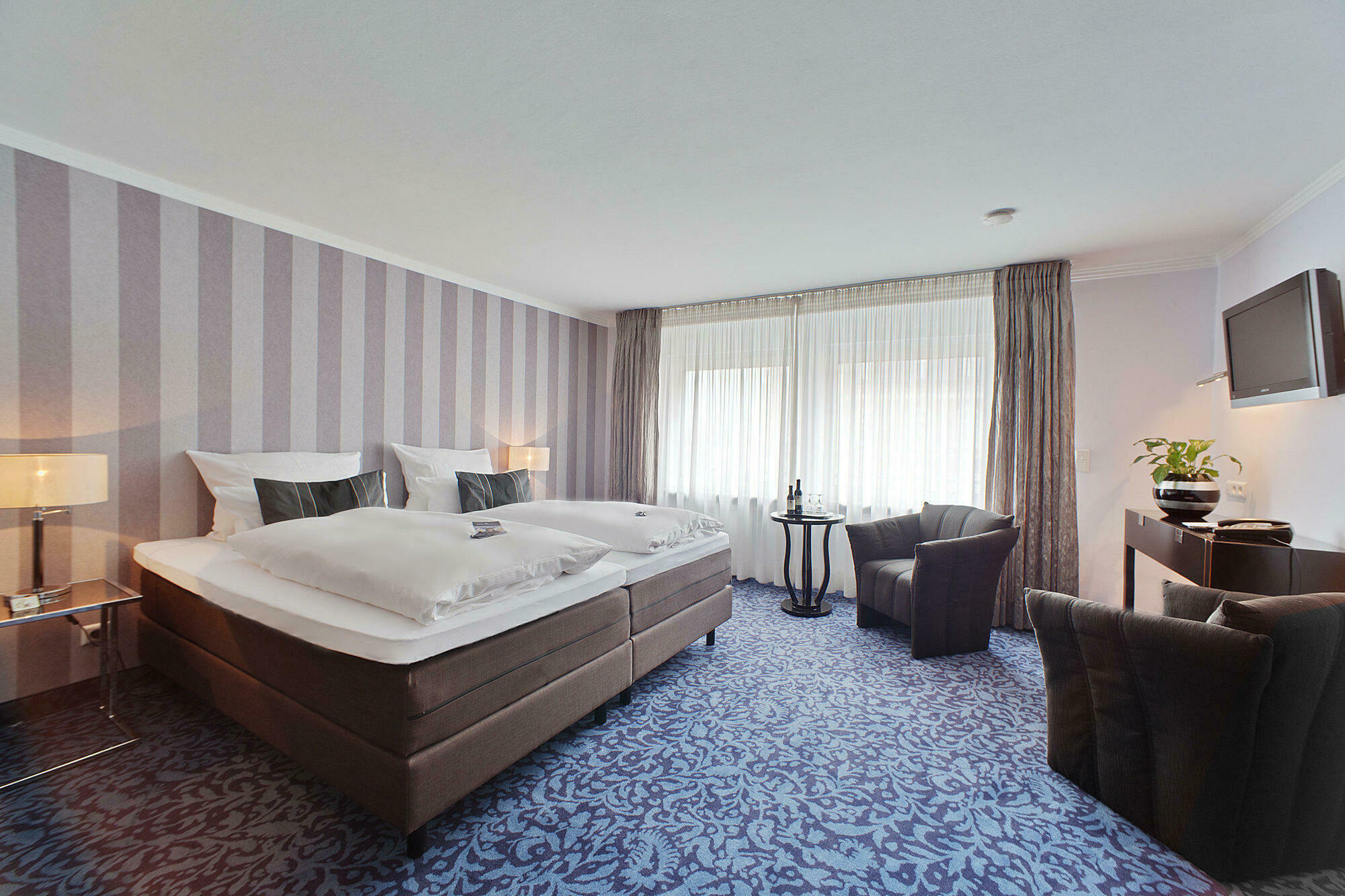 คอนเทล โฮเทล โคเบลนซ์ Hotel ภายนอก รูปภาพ